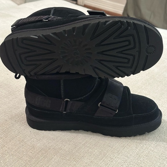 UGG Classic Ultra Mini Hybrid Booties - Picture 6 of 7